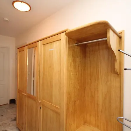 Apartment Mont-dore T2 Avec Balcon Et Acces Wifi Pour 4 Personnes Le Mont-Dore